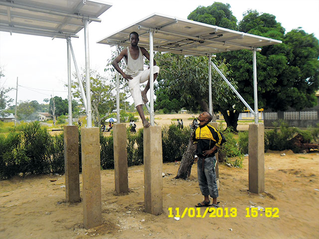 Installation de deux structures solaire jumelle à Kenge BANDUNDU | IT Congo